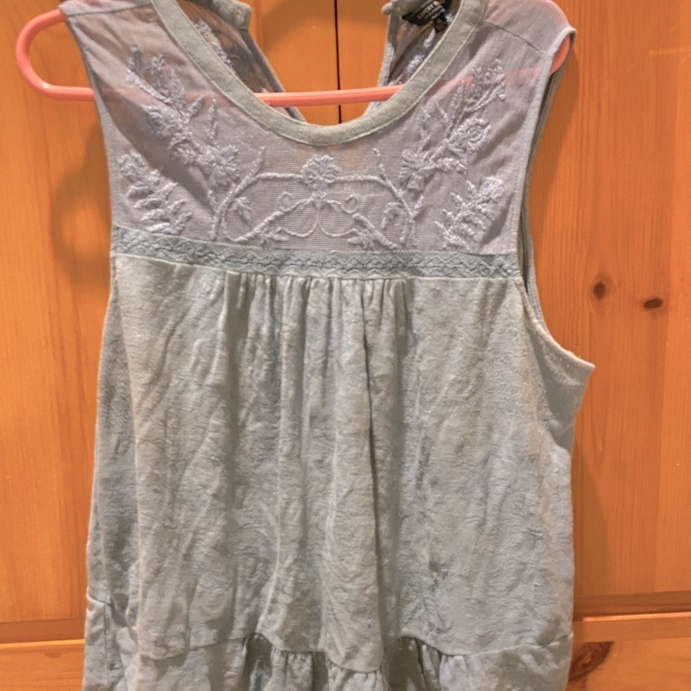 Lucky Brand EUC Xl blue tank with peplum bottom.